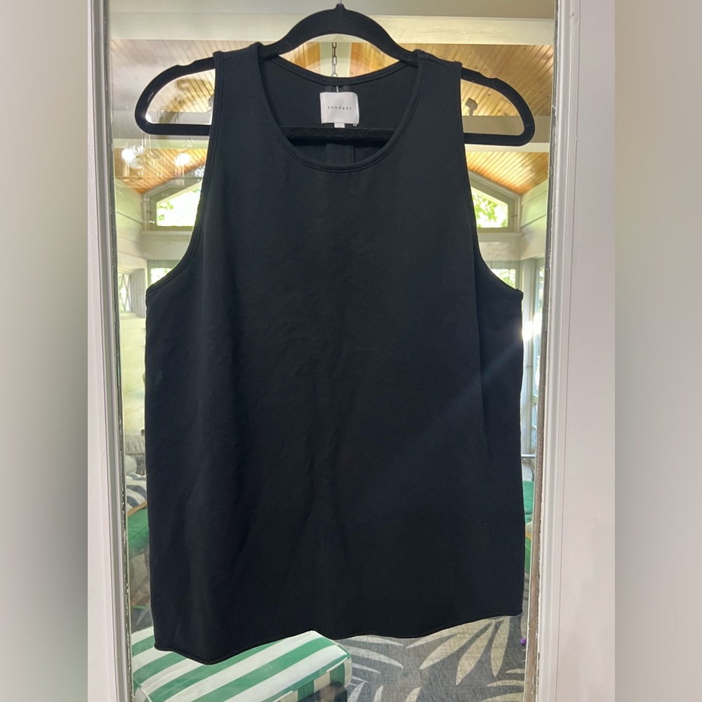 👚🖤Sundays🖤👚Black Back Zip Tank Top Size 3